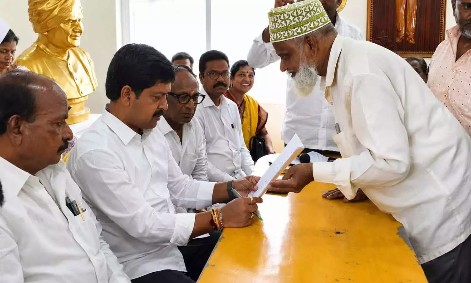 मछलीपट्टनम के लिए विजन डॉक्यूमेंट जल्द: कोल्लू रवींद्र मछलीपट्टनम के लिए विजन डॉक्यूमेंट जल्द: कोल्लू रवींद्र