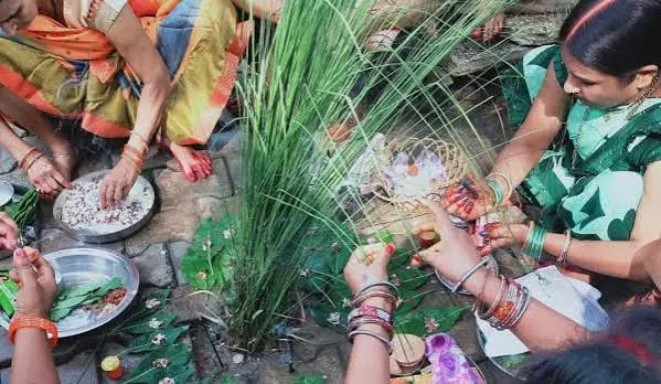हरछठ का महत्व और पूजा विधि: जानें हलषष्ठी व्रत की प्रामाणिक कथा हरछठ का महत्व और पूजा विधि: जानें हलषष्ठी व्रत की प्रामाणिक कथा