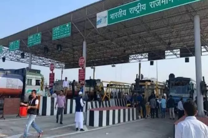 असम: सोनापुर टोल गेट पर हिंसक प्रदर्शन, छात्र नेता हिरासत में असम: सोनापुर टोल गेट पर हिंसक प्रदर्शन, छात्र नेता हिरासत में