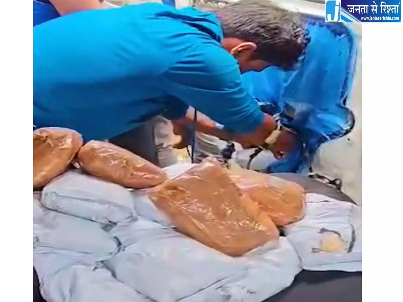 कासरगोड MDMA केस में 7 गिरफ्तार CM सतीशन का बड़ा बयान कासरगोड MDMA केस में 7 गिरफ्तार CM सतीशन का बड़ा बयान
