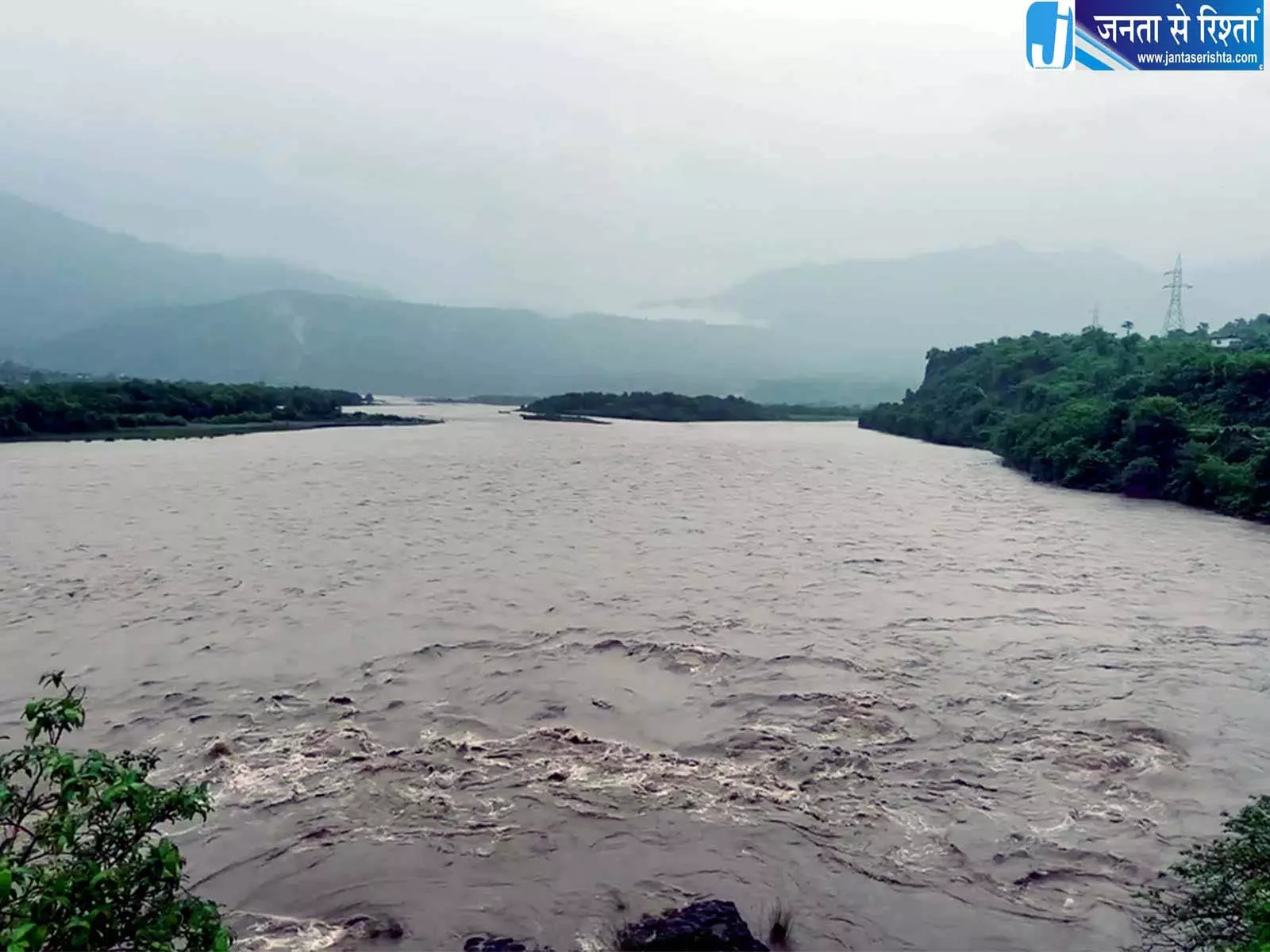J-K में कॉलेज छात्र नदी में डूबा रेस्क्यू ऑपरेशन शुरू J-K में कॉलेज छात्र नदी में डूबा रेस्क्यू ऑपरेशन शुरू