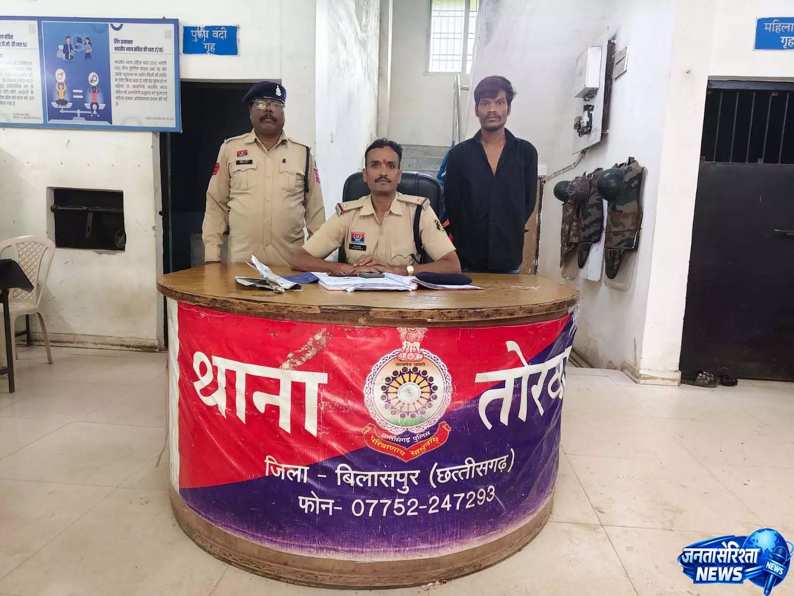 आदतन बदमाश चाकू लहराते गिरफ्तार, आर्म्स एक्ट में भेजा जेल आदतन बदमाश चाकू लहराते गिरफ्तार, आर्म्स एक्ट में भेजा जेल