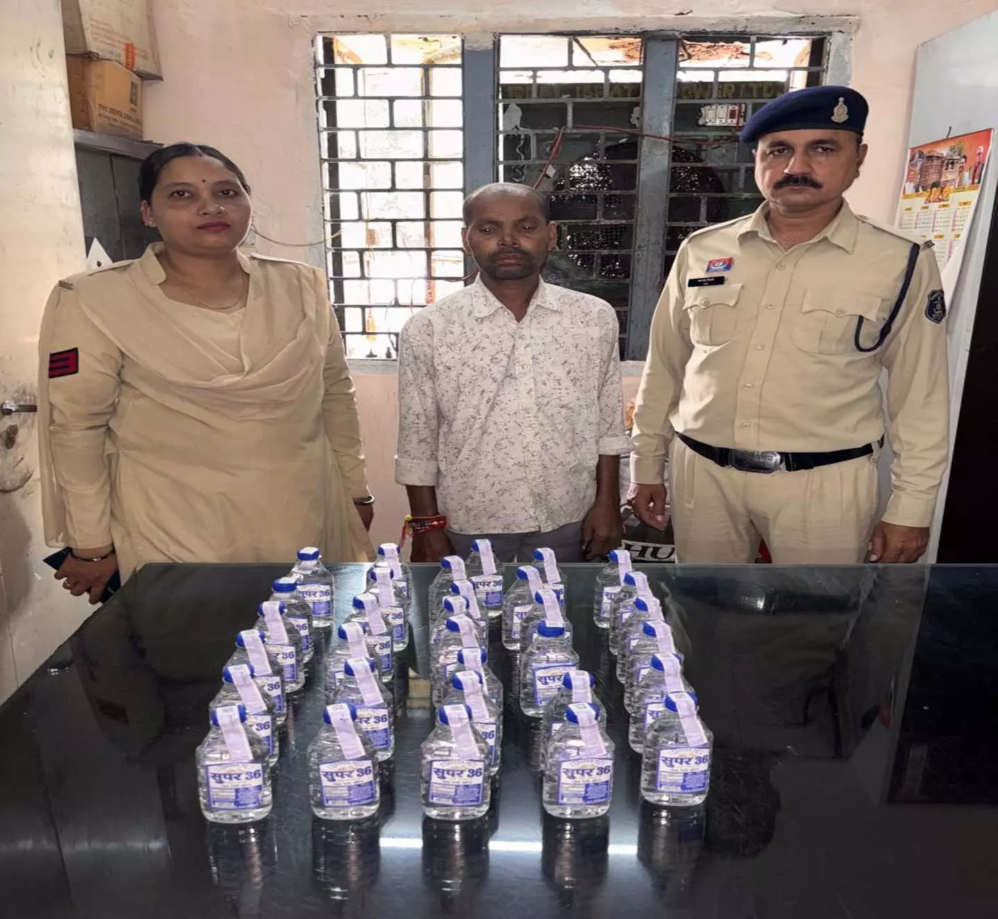 त्योहारी सीजन से पहले रायपुर पुलिस का एक्शन, 8 बदमाशों पर प्रतिबंधात्मक कार्रवाई त्योहारी सीजन से पहले रायपुर पुलिस का एक्शन, 8 बदमाशों पर प्रतिबंधात्मक कार्रवाई
