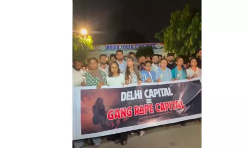 नाबालिग से गैंगरेप के विरोध में दिल्ली की सड़कों पर NSUI नाबालिग से गैंगरेप के विरोध में दिल्ली की सड़कों पर NSUI