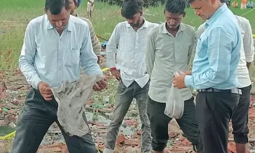 पटाखा फैक्ट्री विस्फोट पर CM योगी सख्त पटाखा फैक्ट्री विस्फोट पर CM योगी सख्त