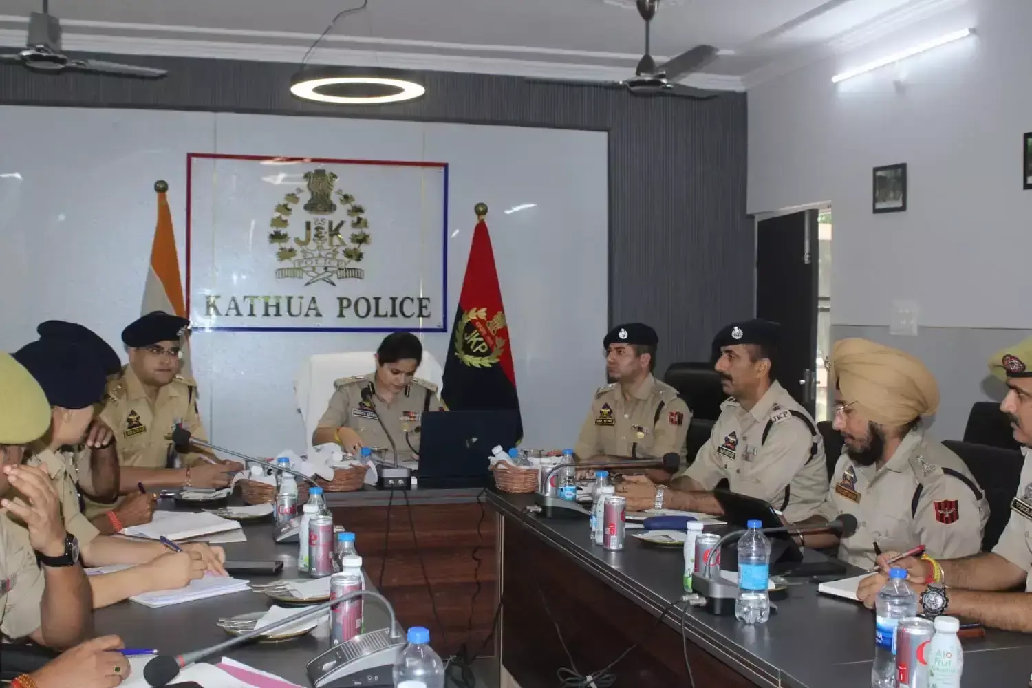 Kathua: सुरक्षा को लेकर एसएसपी मोहिता शर्मा सख्त, ड्रोन घुसपैठ और नशा तस्करी पर फोकस