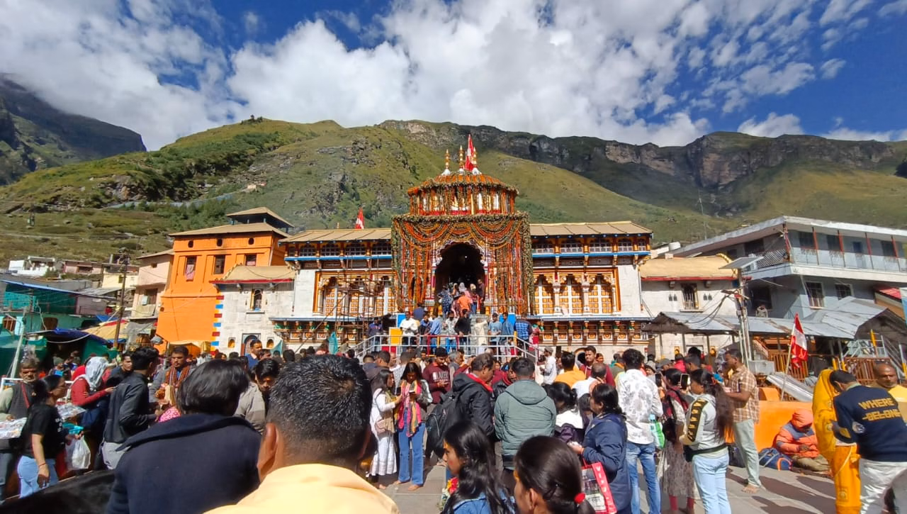 Chamoli: श्रीकृष्ण जन्माष्टमी को लेकर बद्रीनाथ धाम में तैयारियां शुरू, भव्य आयोजन की तैयारी Chamoli: श्रीकृष्ण जन्माष्टमी को लेकर बद्रीनाथ धाम में तैयारियां शुरू, भव्य आयोजन की तैयारी