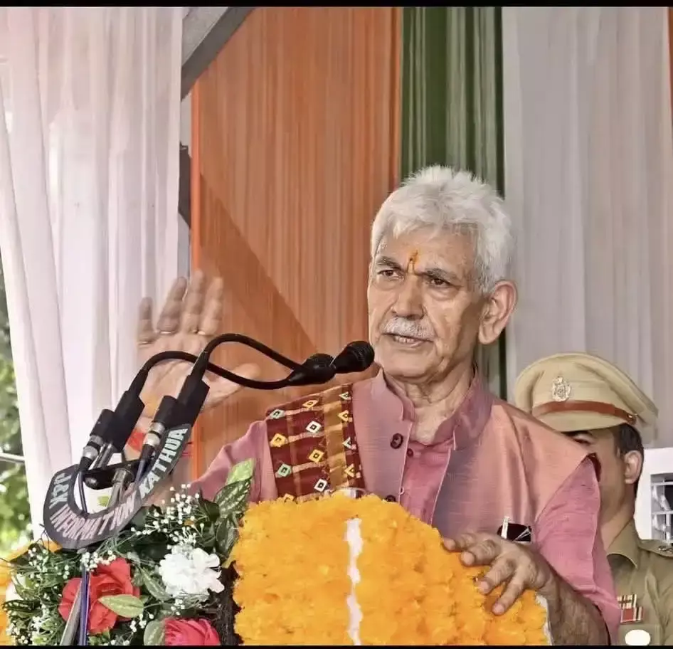 Jammu: NDPS एक्ट के तहत कई अधिकारियों को गिरफ्तारी का अधिकार, एलजी मनोज सिन्हा ने लिया फैसला