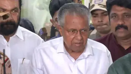 केरल CPM में पिनाराई विजयन के खिलाफ उठी असंतोष की आवाज केरल CPM में पिनाराई विजयन के खिलाफ उठी असंतोष की आवाज