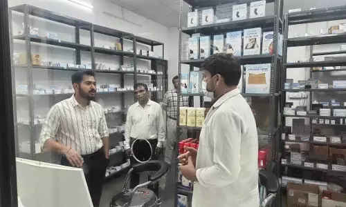 जनऔषधि केंद्र में 50 से 90 % तक कम कीमत पर गुणवत्तापूर्ण जेनेरिक दवाएं उपलब्ध जनऔषधि केंद्र में 50 से 90 % तक कम कीमत पर गुणवत्तापूर्ण जेनेरिक दवाएं उपलब्ध