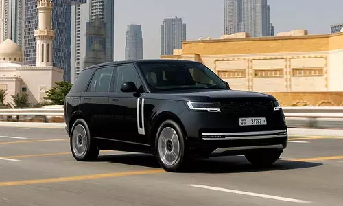 Range Rover Electric की बुकिंग शुरू सिंगल चार्ज में दौड़ेगी 600 KM