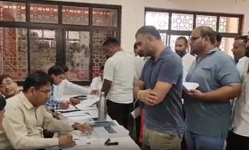 राजस्थान निकाय चुनावों में भाजपा और कांग्रेस ने जेन जेड पर दिखाया भरोसा, 70 उम्मीदवार उतारे राजस्थान निकाय चुनावों में भाजपा और कांग्रेस ने जेन जेड पर दिखाया भरोसा, 70 उम्मीदवार उतारे