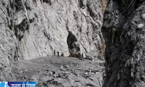 ग्लेशियर झीलें बढ़ा रहीं खतरा सिक्किम में नेपाल जैसी आपदा से निपटने की तैयारी ग्लेशियर झीलें बढ़ा रहीं खतरा सिक्किम में नेपाल जैसी आपदा से निपटने की तैयारी