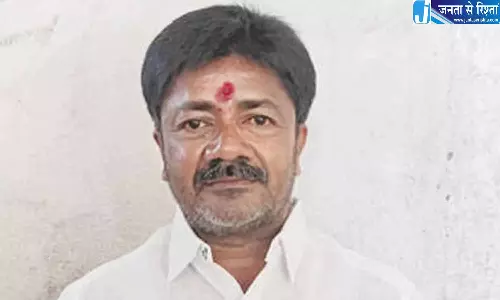 Andhra: पल्ले डोड्डी बोनालू के गांव में रहने से सदियों पुरानी गद्दारल्ला परंपरा टूट गई Andhra: पल्ले डोड्डी बोनालू के गांव में रहने से सदियों पुरानी गद्दारल्ला परंपरा टूट गई