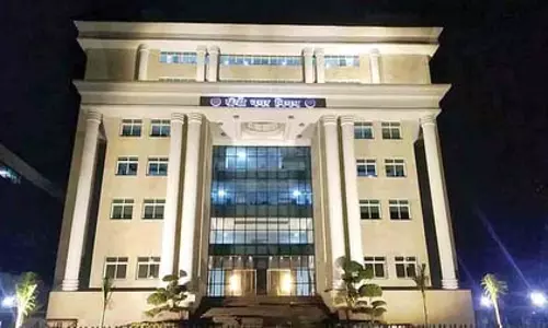 रांची में बिना ट्रेड लाइसेंस चल रहे चार कोचिंग संस्थान सील, नगर निगम की कार्रवाई तेज रांची में बिना ट्रेड लाइसेंस चल रहे चार कोचिंग संस्थान सील, नगर निगम की कार्रवाई तेज