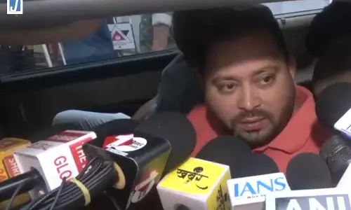 बिहार में बाढ़ के खतरे पर तेजस्वी यादव का हमला बोले सरकार नहीं है गंभीर बिहार में बाढ़ के खतरे पर तेजस्वी यादव का हमला बोले सरकार नहीं है गंभीर
