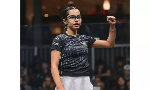 अनाहत सिंह ने मरियम मेटवाली को 11-3, 11-2 से हराकर लंदन स्क्वैश क्लासिक के दूसरे राउंड में जगह बनाई अनाहत सिंह ने मरियम मेटवाली को 11-3, 11-2 से हराकर लंदन स्क्वैश क्लासिक के दूसरे राउंड में जगह बनाई