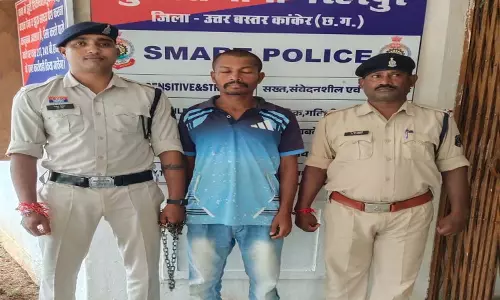 घर का ताला तोड़कर चोरी की कोशिश आरोपी को ग्रामीणों ने दौड़ाकर पकड़ा