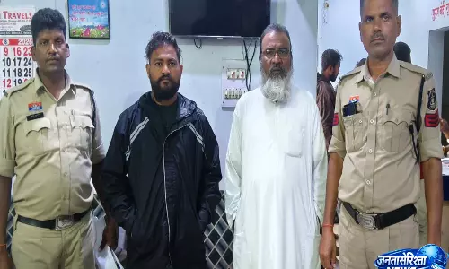 अवैध कबाड़ दुकान और अशांति फैलाने वालों पर पुलिस का शिकंजा, 5 गिरफ्तार अवैध कबाड़ दुकान और अशांति फैलाने वालों पर पुलिस का शिकंजा, 5 गिरफ्तार
