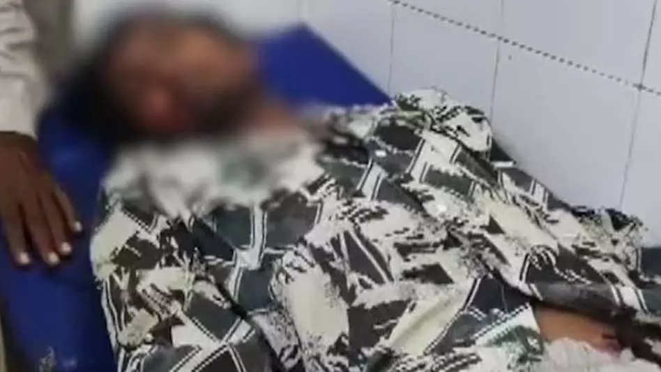 किन्नर और उसके साथियों ने कांड कर डाला, कुछ सुंघाया, फिर... किन्नर और उसके साथियों ने कांड कर डाला, कुछ सुंघाया, फिर...