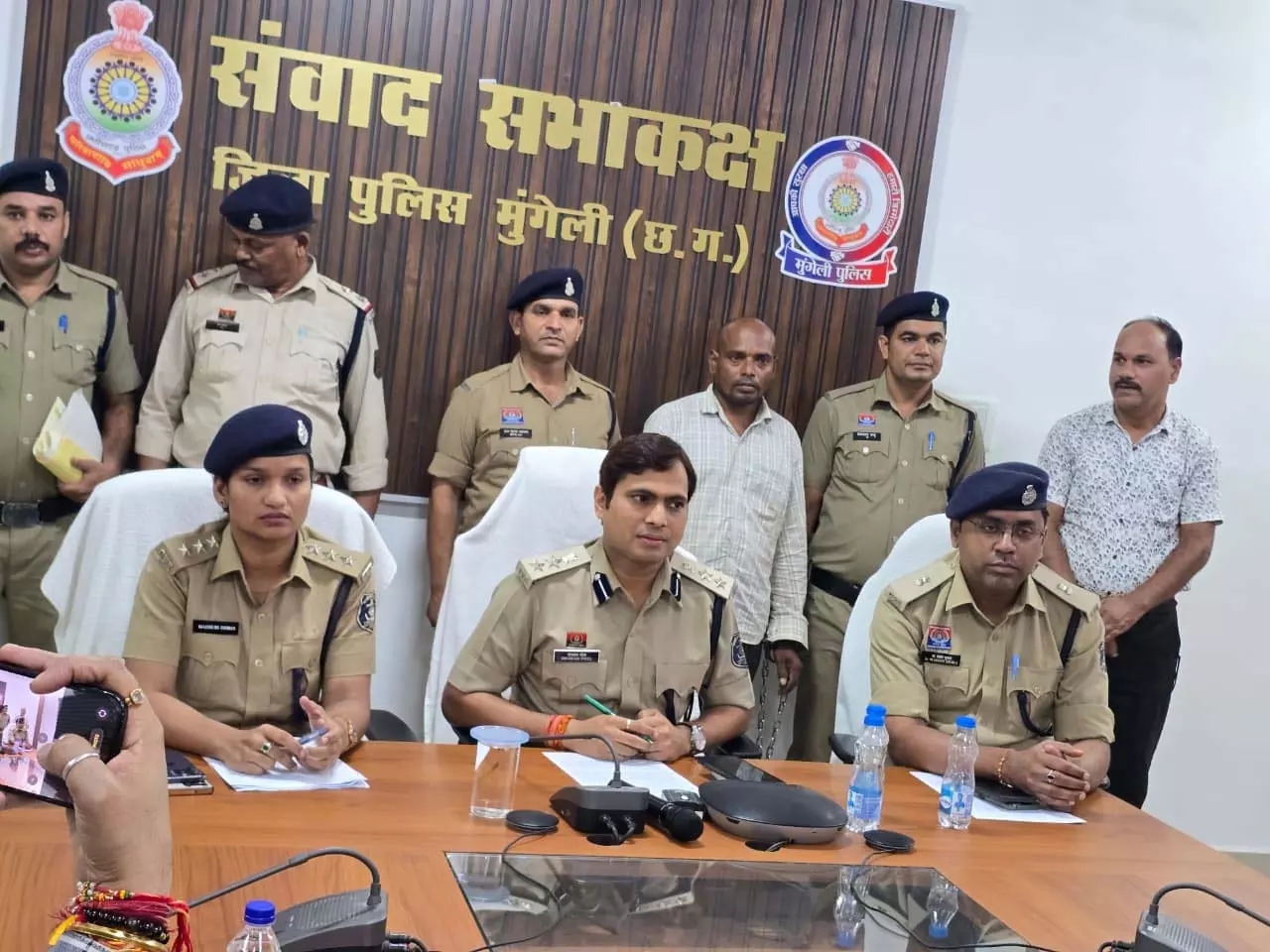 भाई निकला भाई का हत्यारा, दंपति के अंधेकत्ल का पुलिस ने किया खुलासा भाई निकला भाई का हत्यारा, दंपति के अंधेकत्ल का पुलिस ने किया खुलासा