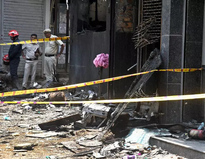 Delhi मालवीय नगर आग मामले में बड़ा एक्शन Delhi मालवीय नगर आग मामले में बड़ा एक्शन