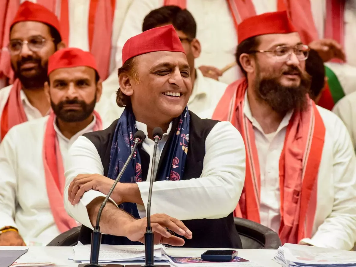 AI वीडियो पर भाजपा-सपा आमने-सामने AI वीडियो पर भाजपा-सपा आमने-सामने