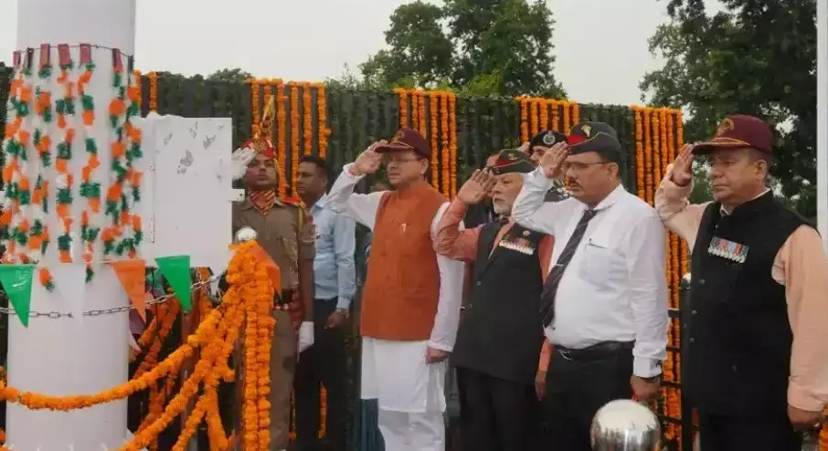 Banbasa: देश सेवा और बलिदान की गौरवगाथा का प्रतीक बना सीमा पर स्थापित शहीद स्मारक Banbasa: देश सेवा और बलिदान की गौरवगाथा का प्रतीक बना सीमा पर स्थापित शहीद स्मारक