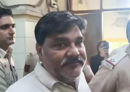 अंकित शर्मा हत्याकांड: ताहिर हुसैन की सजा के खिलाफ अपील पर हाईकोर्ट ने दिल्ली पुलिस से मांगा जवाब अंकित शर्मा हत्याकांड: ताहिर हुसैन की सजा के खिलाफ अपील पर हाईकोर्ट ने दिल्ली पुलिस से मांगा जवाब