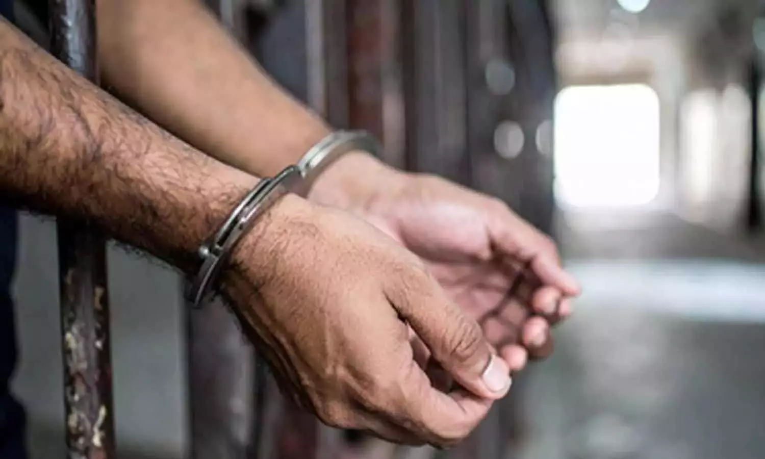 Andhra: महिला के साथ धोखाधड़ी करने पर पुलिसकर्मी को 12 साल की जेल Andhra: महिला के साथ धोखाधड़ी करने पर पुलिसकर्मी को 12 साल की जेल