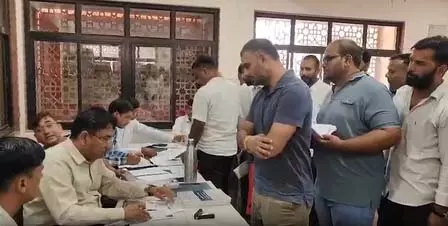 राजस्थान निकाय चुनावों में भाजपा और कांग्रेस ने जेन जेड पर दिखाया भरोसा, 70 उम्मीदवार उतारे राजस्थान निकाय चुनावों में भाजपा और कांग्रेस ने जेन जेड पर दिखाया भरोसा, 70 उम्मीदवार उतारे