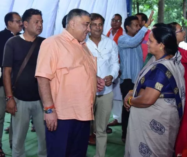 मितानिन बहनें छत्तीसगढ़ के स्वास्थ्य तंत्र की मजबूत और महत्वपूर्ण कड़ी: राजेश अग्रवाल मितानिन बहनें छत्तीसगढ़ के स्वास्थ्य तंत्र की मजबूत और महत्वपूर्ण कड़ी: राजेश अग्रवाल