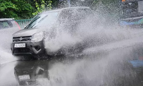 Delhi NDMC ने इंजीनियर को किया सस्पेंड Delhi NDMC ने इंजीनियर को किया सस्पेंड