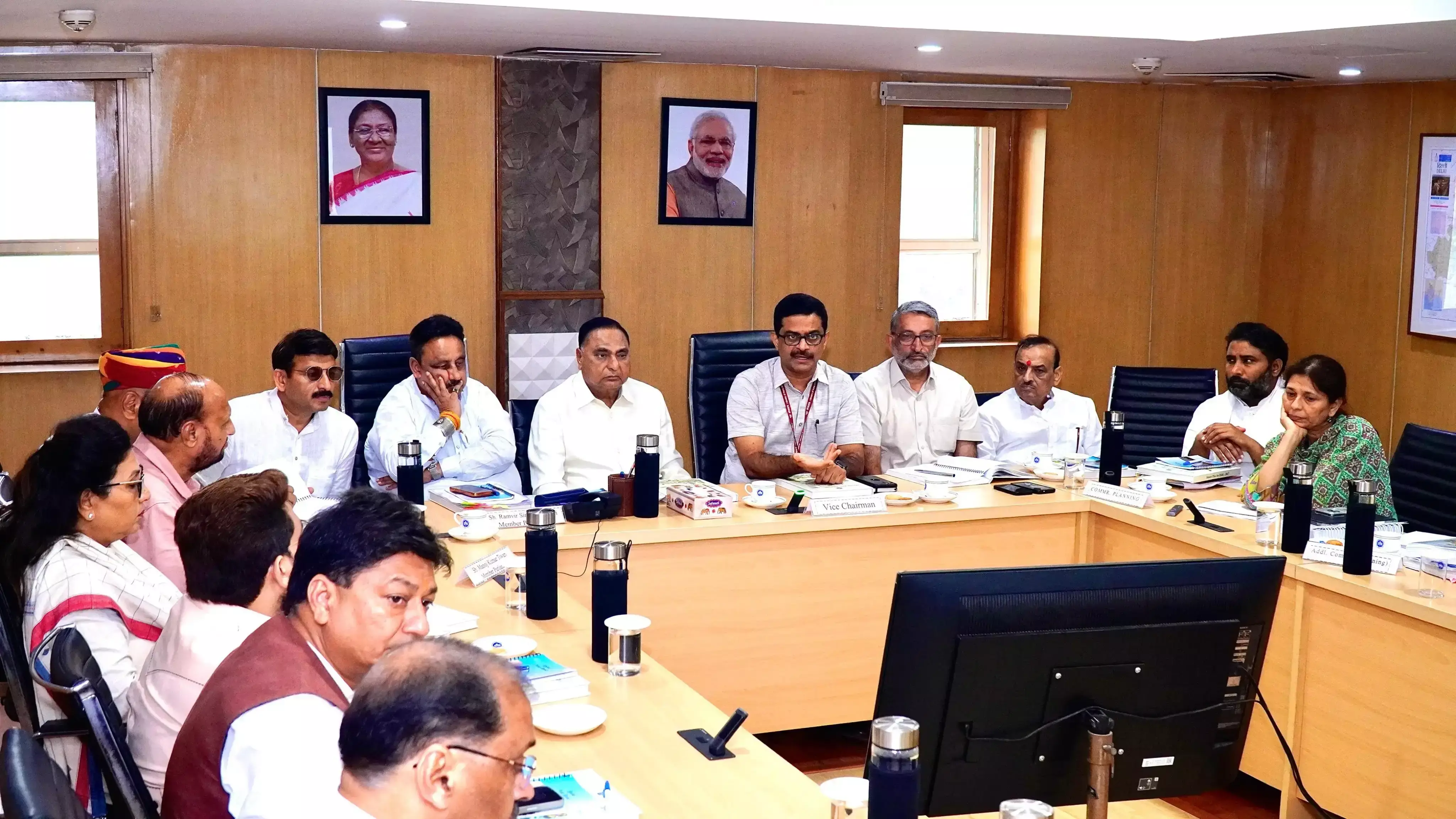 New Delhi: दिल्ली के नियोजित विकास को लेकर मंथन, MPD-2047 के अमल पर हुई पहली बैठक New Delhi: दिल्ली के नियोजित विकास को लेकर मंथन, MPD-2047 के अमल पर हुई पहली बैठक