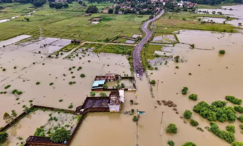 लगातार बारिश से बढ़ी बाढ़ की चिंता लगातार बारिश से बढ़ी बाढ़ की चिंता