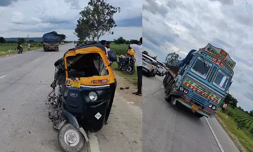 ऑटो और लॉरी की आमने-सामने टक्कर मां और तीन महीने के मासूम की मौत