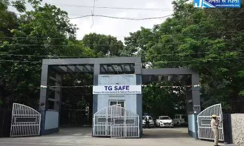 Telangana: खराब खाने और कीड़ों-मकोड़ों के कारण शादाब का लाइसेंस रद्द Telangana: खराब खाने और कीड़ों-मकोड़ों के कारण शादाब का लाइसेंस रद्द