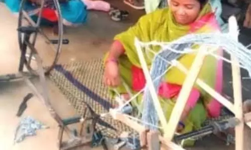बिहार: रेशमी धागों से संवारी तकदीर, भागलपुर की बीबी शबनम बनीं सफल बुनकर दीदी