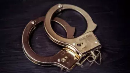 फरार पूर्व पालिका अध्यक्ष गिरफ्तार, आरजी कर केस में बड़ी कार्रवाई फरार पूर्व पालिका अध्यक्ष गिरफ्तार, आरजी कर केस में बड़ी कार्रवाई