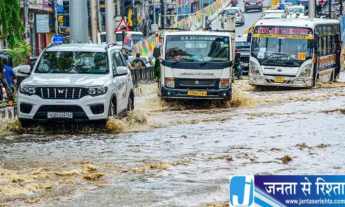 असम में फिर से बाढ़ का संकट, 25,000 से ज़्यादा लोग प्रभावित असम में फिर से बाढ़ का संकट, 25,000 से ज़्यादा लोग प्रभावित