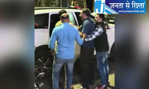 अश्लील पोस्ट के आरोप में संतोष पंडित गिरफ्तार