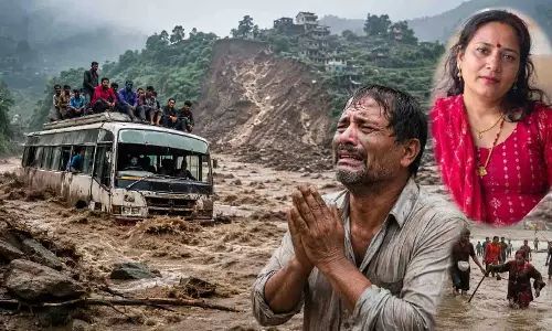 नेपाल बाढ़ में पत्नी से बिछड़ा पति, चलती बस से कूदकर बचाई जान, अब अपनों की तलाश नेपाल बाढ़ में पत्नी से बिछड़ा पति, चलती बस से कूदकर बचाई जान, अब अपनों की तलाश