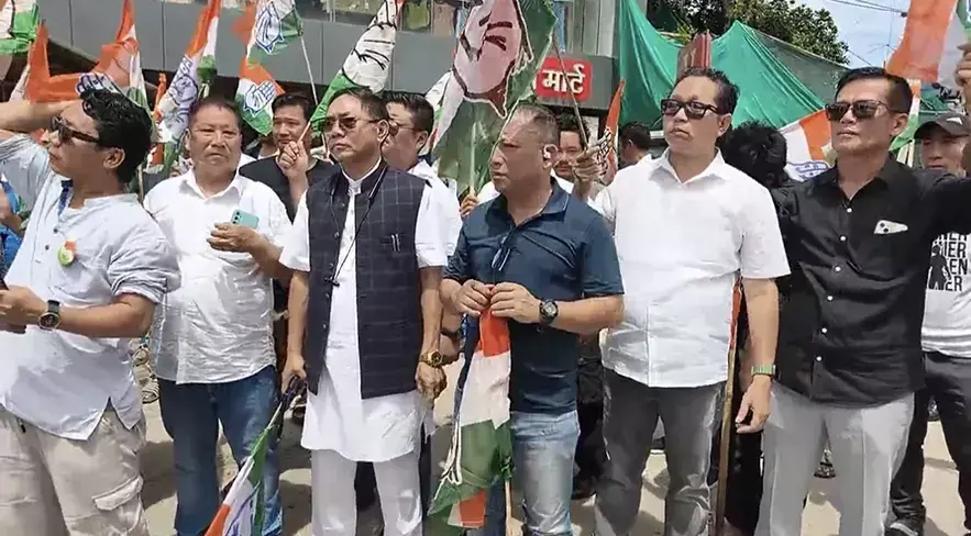 राहुल गांधी के खिलाफ कार्रवाई पर APCC ने निकाला विरोध मार्च