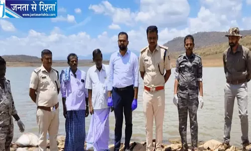 जंगल में हिरण का शिकार राइफल और मांस बरामद