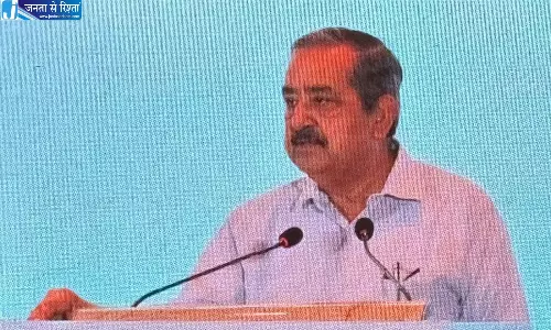 Karnataka: नीति आयोग के उपाध्यक्ष ने मुख्यमंत्री से कहा, कर्नाटक के लिए दूसरा बेंगलुरु बनाएं Karnataka: नीति आयोग के उपाध्यक्ष ने मुख्यमंत्री से कहा, कर्नाटक के लिए दूसरा बेंगलुरु बनाएं