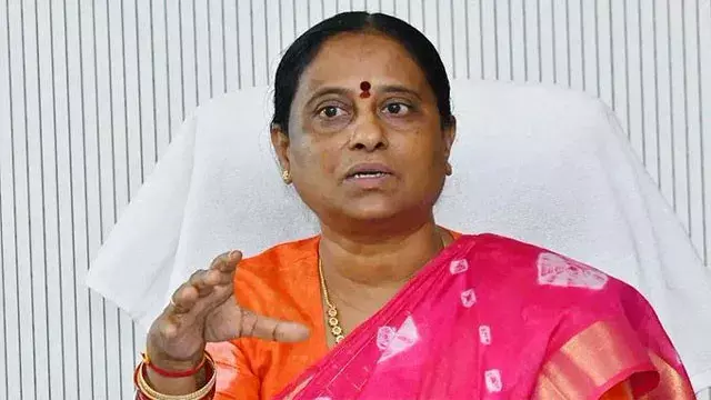तेलंगाना राजनीति में हलचल: CM पर टिप्पणी के बाद मंत्री से मांगा गया इस्तीफा तेलंगाना राजनीति में हलचल: CM पर टिप्पणी के बाद मंत्री से मांगा गया इस्तीफा