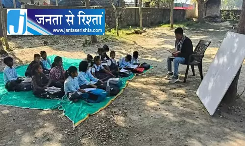 संबलपुर स्कूल में बदहाल सुविधाओं की तस्वीर संबलपुर स्कूल में बदहाल सुविधाओं की तस्वीर