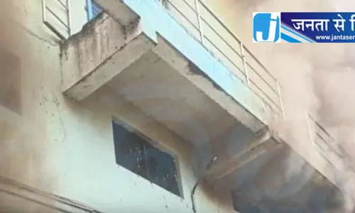 कटक डेयरी फैक्टरी में लगी भीषण आग कटक डेयरी फैक्टरी में लगी भीषण आग