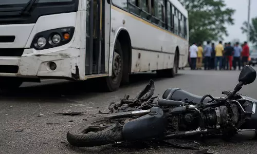 रक्षाबंधन से लौट रही महिला की सड़क हादसे में मौत रक्षाबंधन से लौट रही महिला की सड़क हादसे में मौत