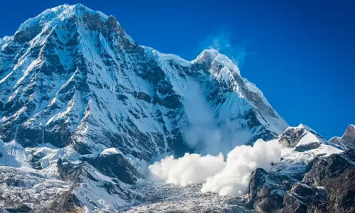 GLOF खतरे पर केंद्र अलर्ट हिमालयी राज्यों की समीक्षा GLOF खतरे पर केंद्र अलर्ट हिमालयी राज्यों की समीक्षा